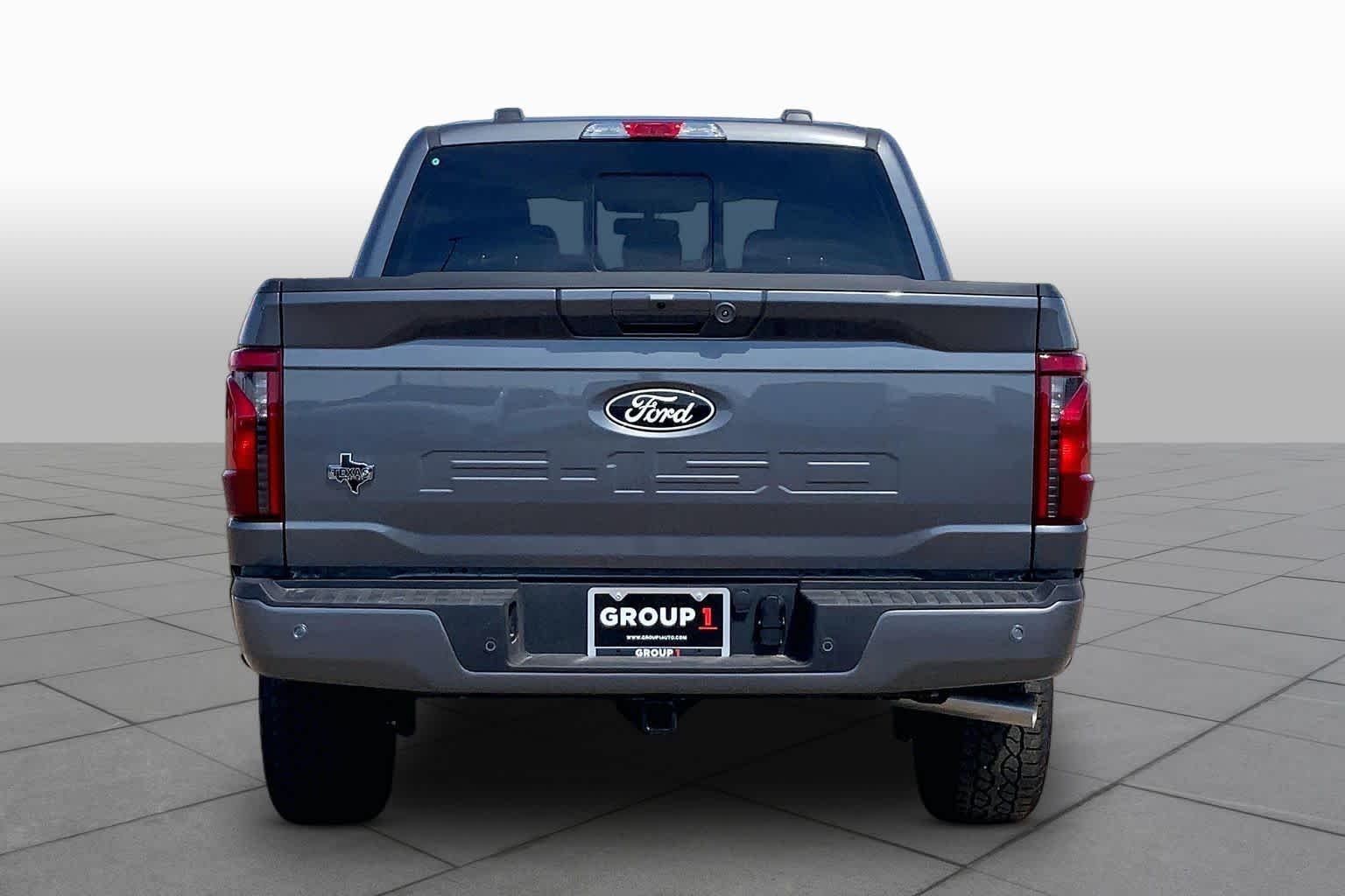 New 2026 Carbonized Gray Metallic Ford XLT image 4