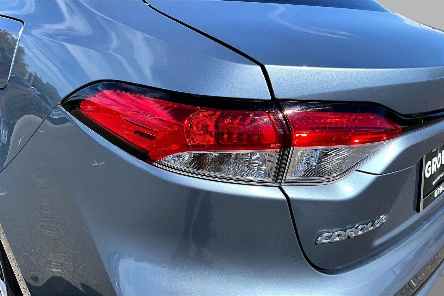 Used 2022 Celestite Toyota LE image 28