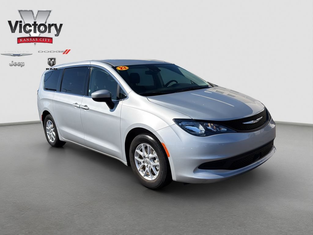 2023 Chrysler Voyager LX
