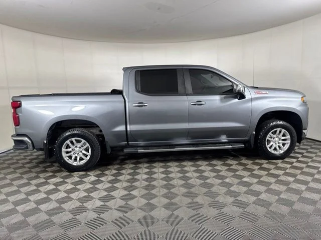 Used 2020 Gray Chevrolet LT image 2