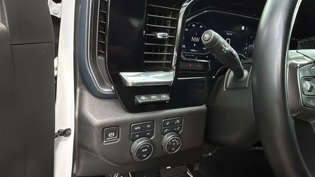 Used 2024 White Chevrolet High Country image 22