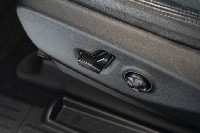 Used 2020 Black Chrysler Touring image 15