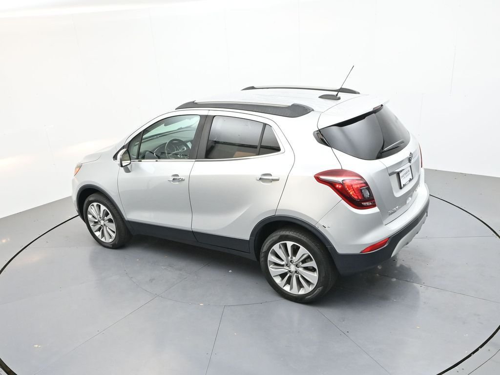 Used 2018 Silver Buick Preferred image 27