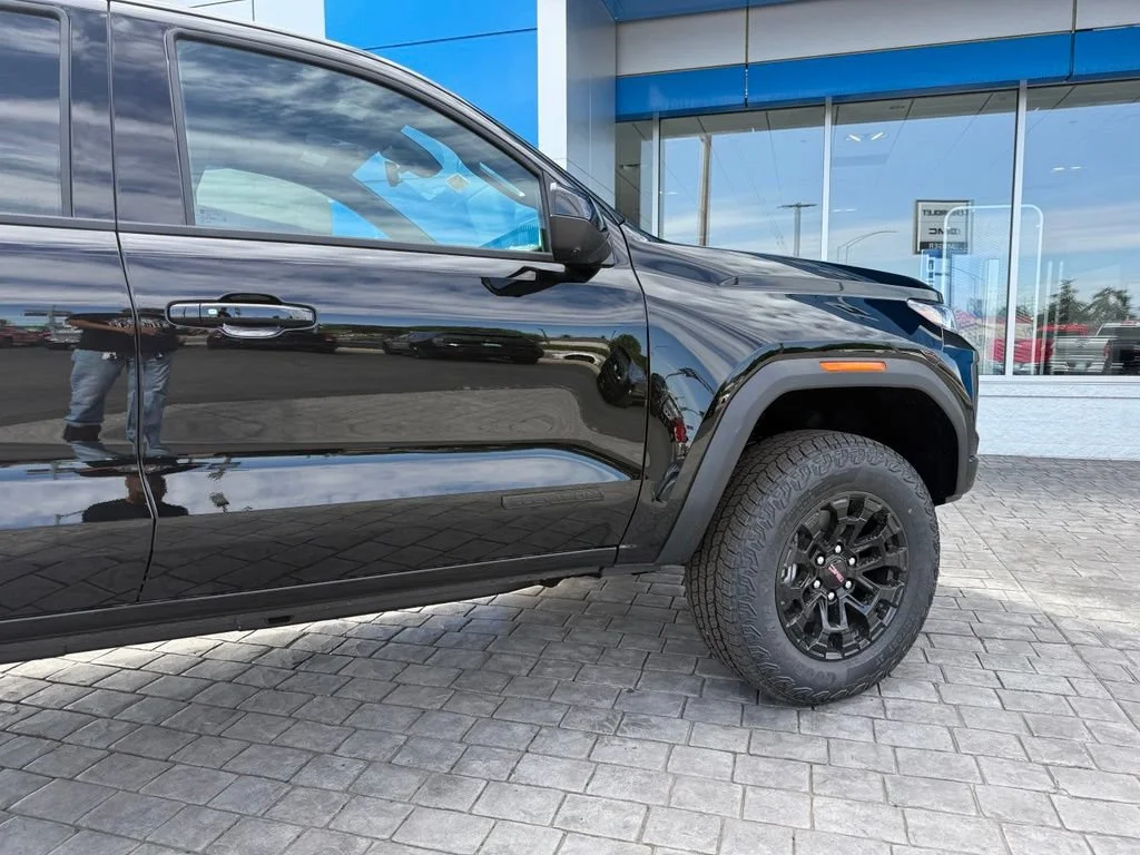 New 2026 Onyx Black GMC Elevation image 12