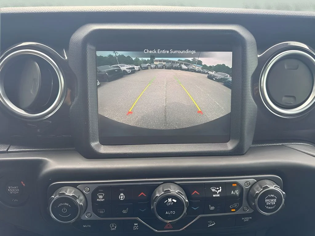 Used 2020 Gray Jeep Unlimited Sahara Altitude image 11