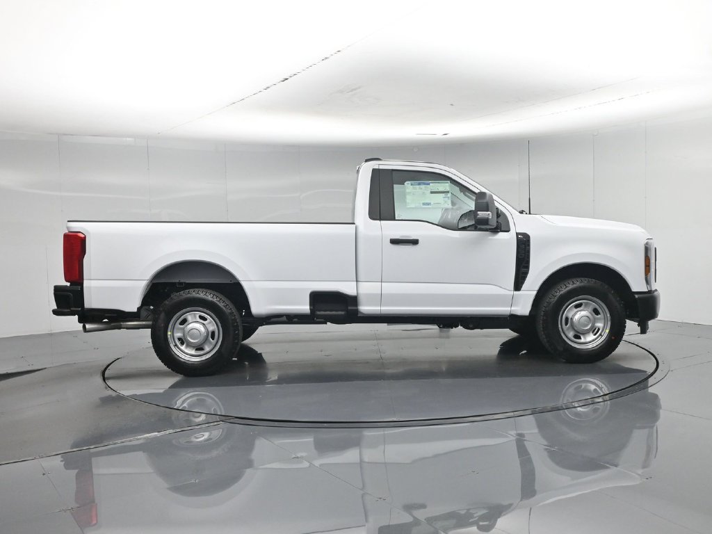New 2027 Oxford White Ford XL image 21