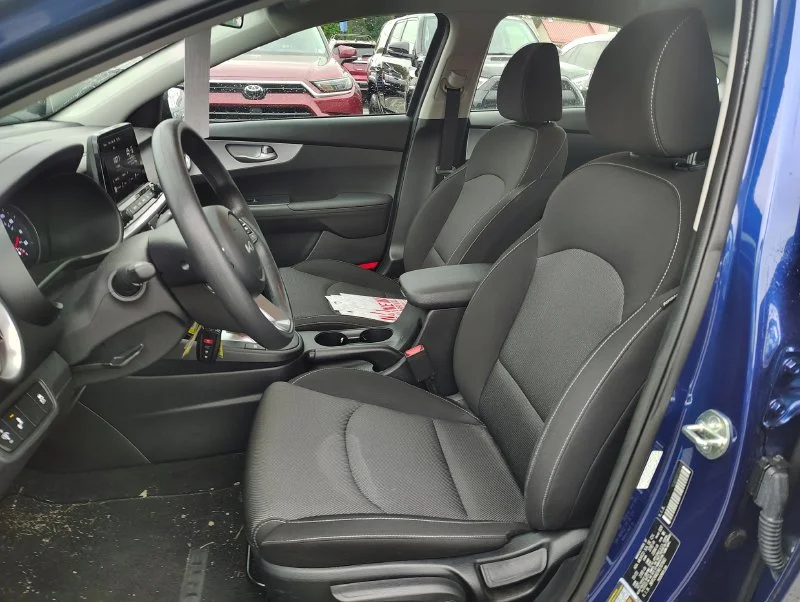 Used 2024 Blue Kia LXS image 10