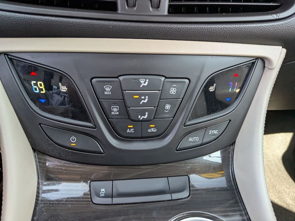 Used 2020 Black Buick Essence image 17