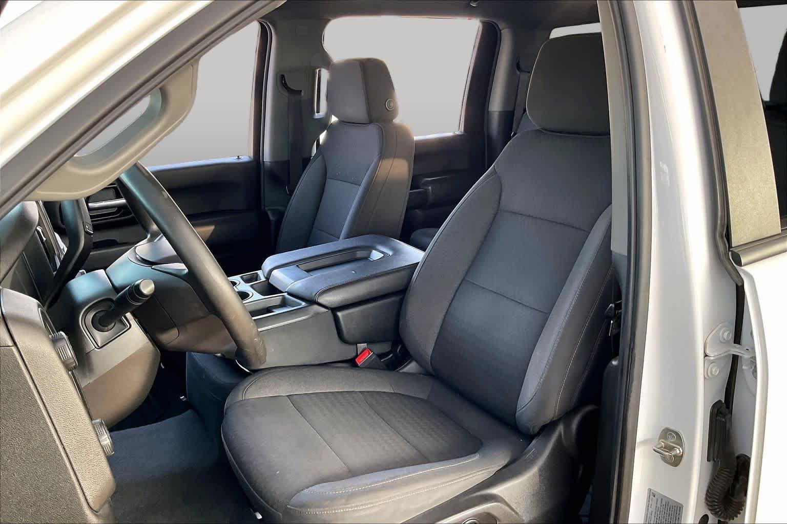 Used 2022 Summit White Chevrolet Custom image 8