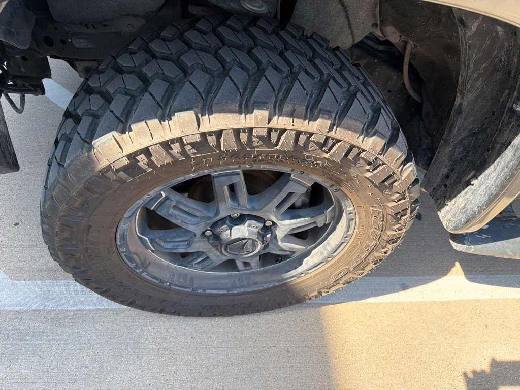 Used 2016 Gray Toyota SR5 image 6