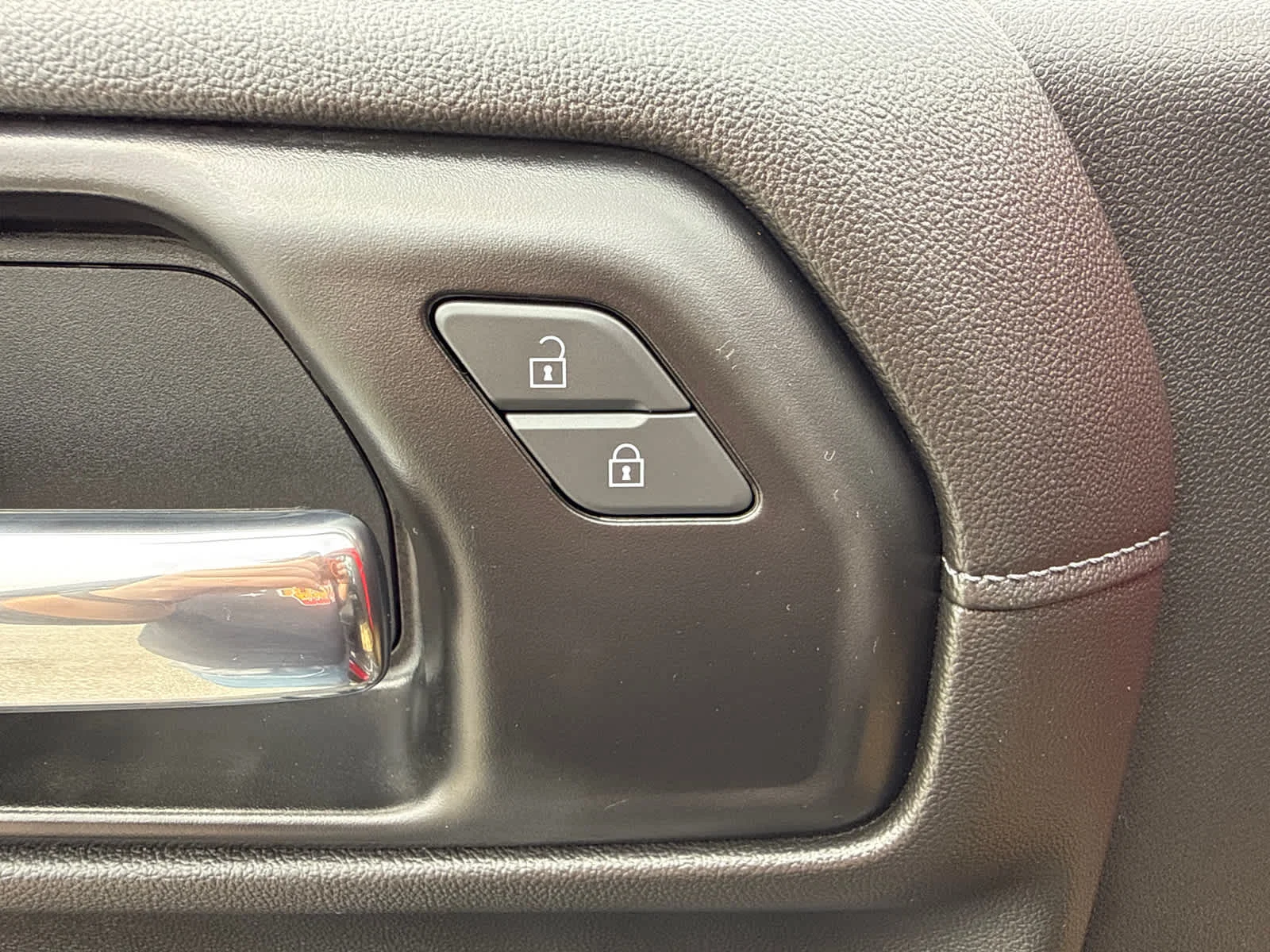 Used 2022 Cardinal Red GMC Elevation image 11