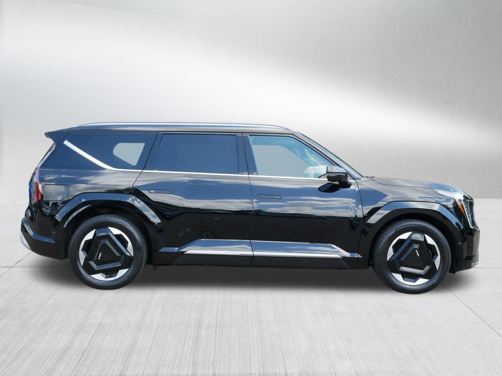 Certified Used 2024 Aurora Black Pearl Kia Land image 8