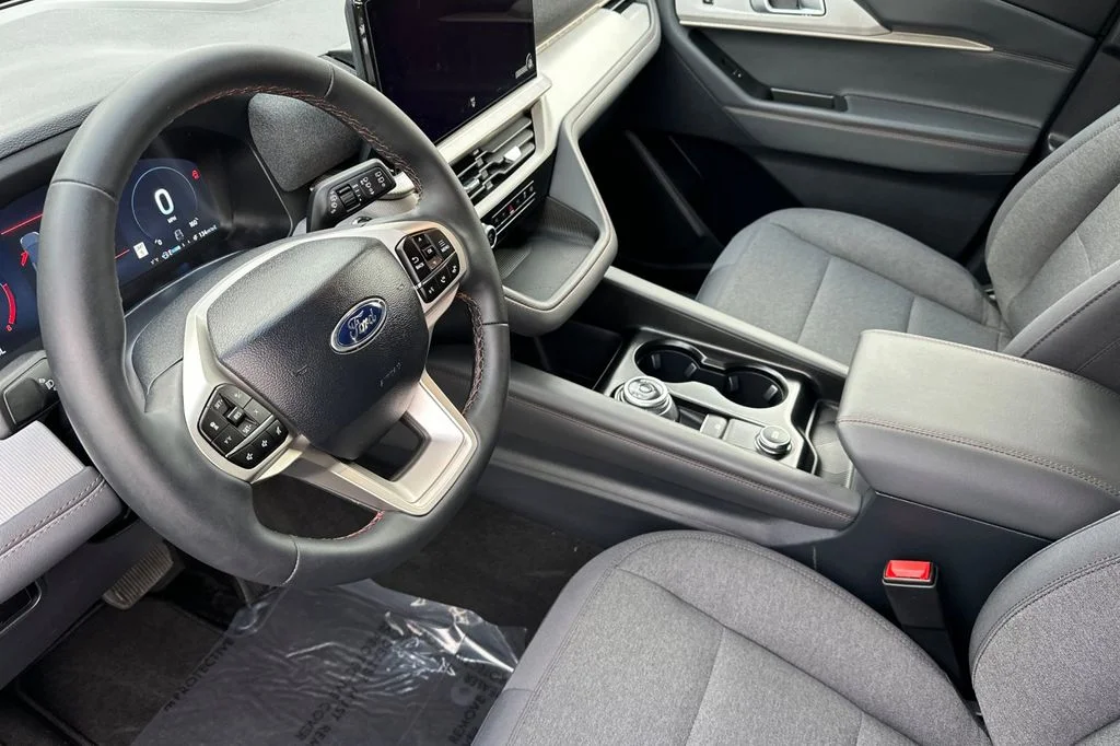 New 2026 Vapor Blue Ford Active image 10