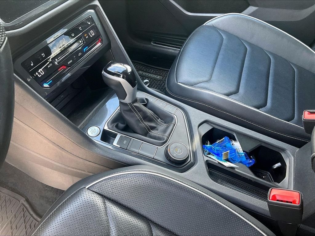 Used 2024 Black Volkswagen 2.0T SEL R-Line image 19