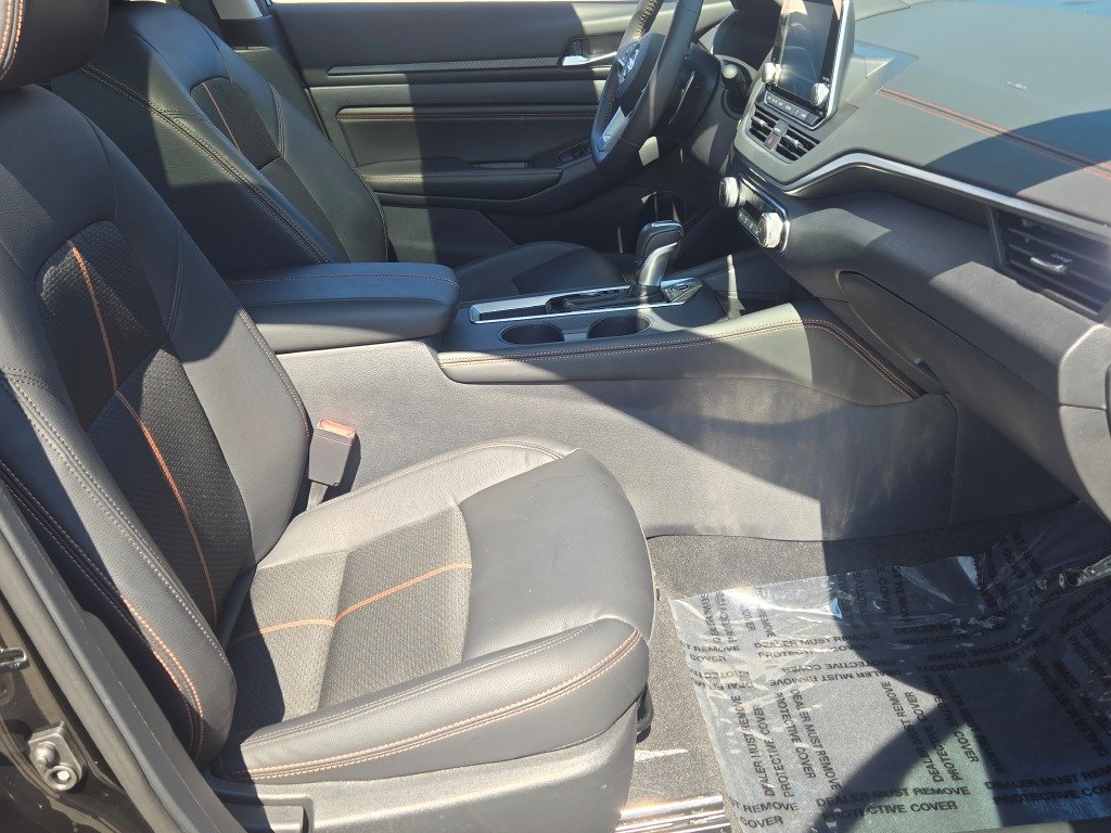 Used 2022 Black Nissan 2.5 SR image 5