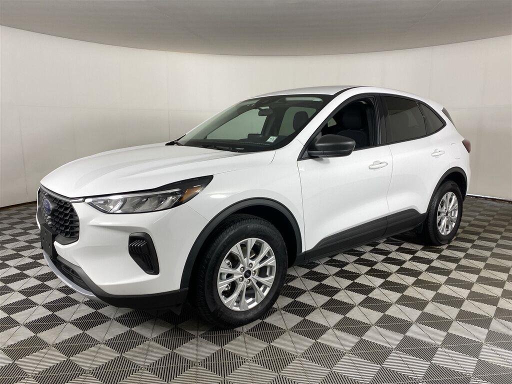 Used 2025 Oxford White Ford Active image 6