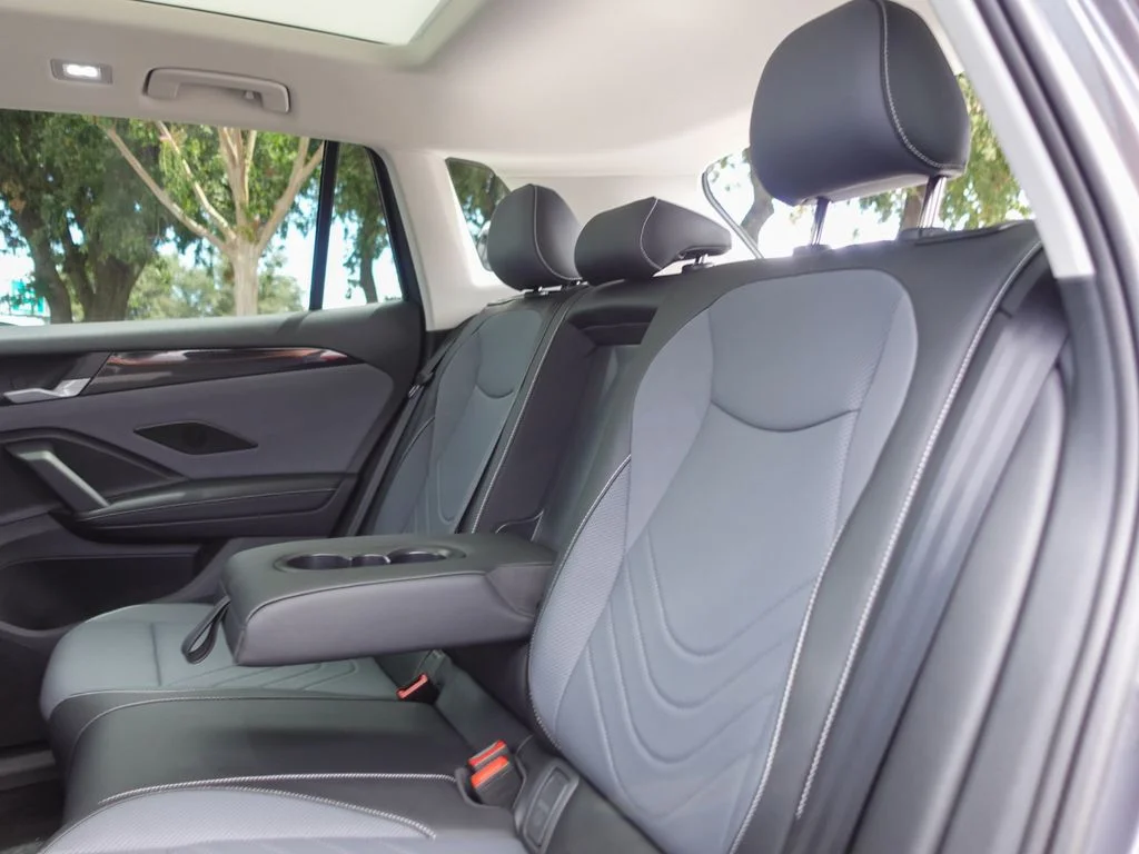 New 2026 Platinum Gray Metallic Volkswagen SE image 21