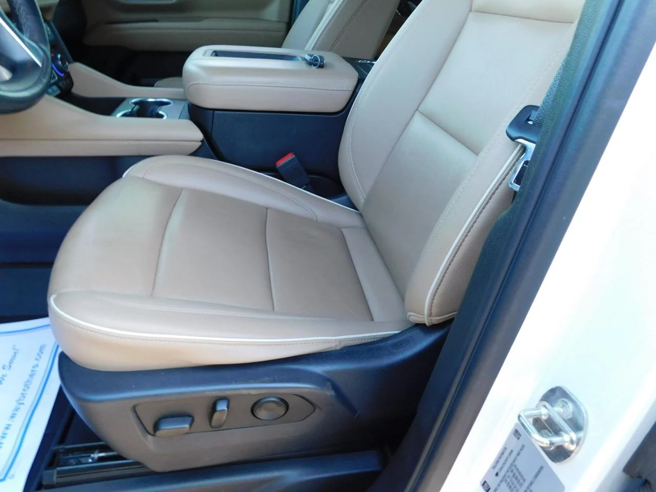 Used 2023 Iridescent Pearl Tricoat Chevrolet 2WD 4DR PREMIER image 34