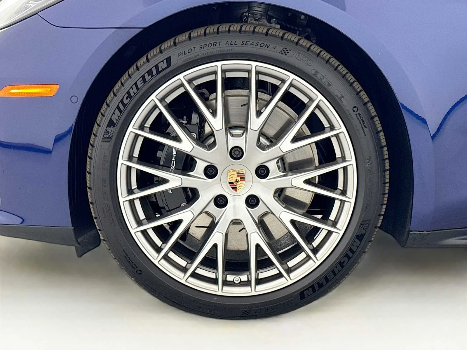 2026 Porsche Panamera 4 E-Hybrid - Photo 33