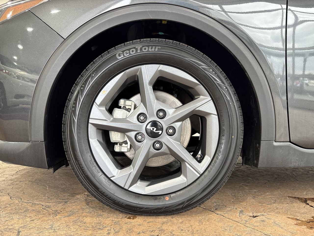Used 2025 Interstellar Gray Kia LXS image 10