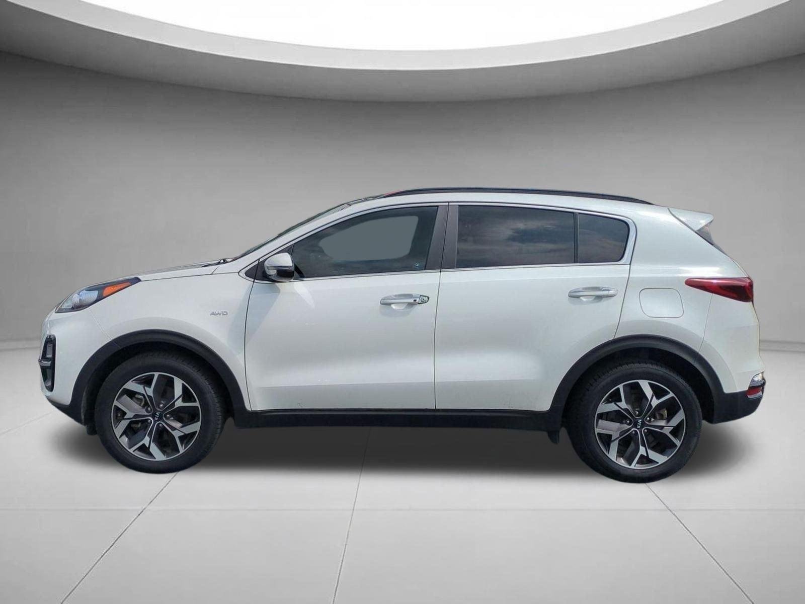 Used 2022 Snow White Pearl Kia EX image 2