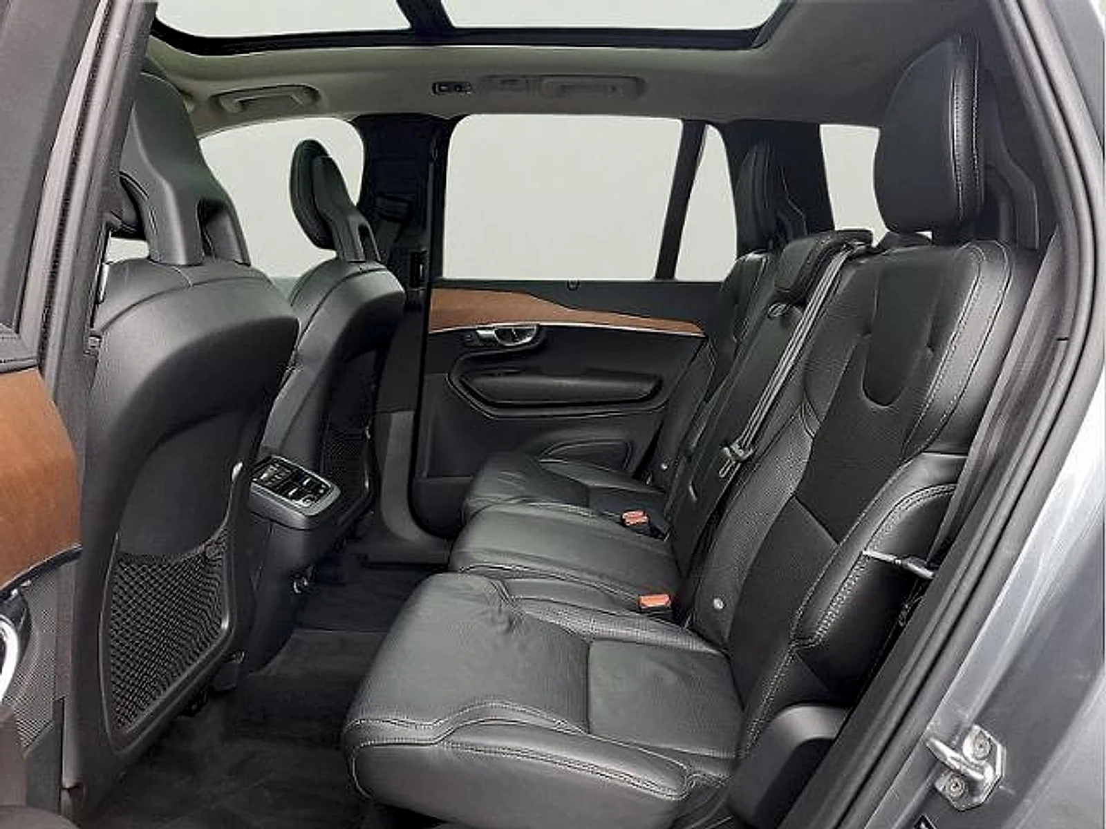 Used 2016 Osmium Grey Metallic Volvo T6 Inscription image 8