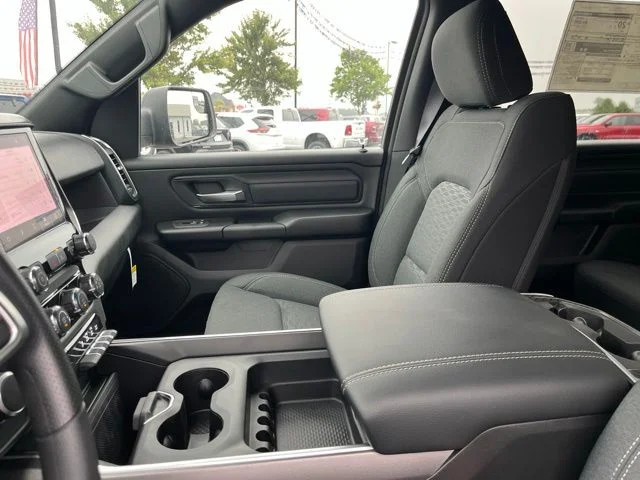 New 2026 Diamond Black Crystal Pearl-Coat Exterior Paint RAM Express image 10