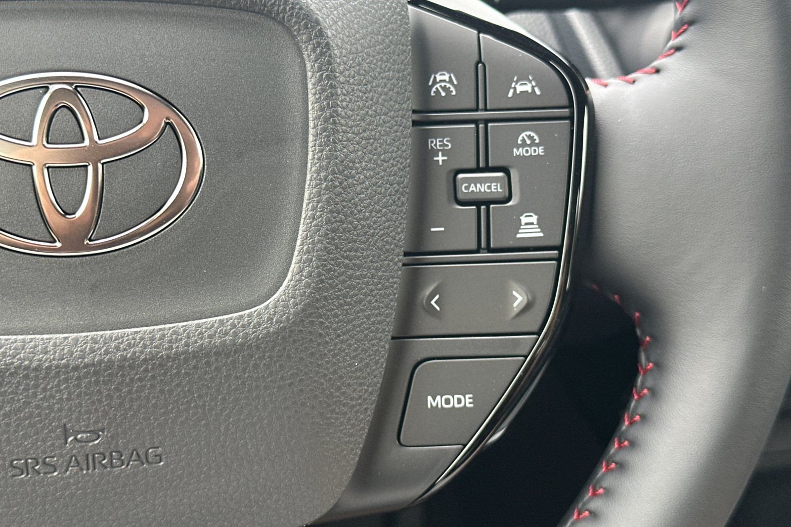 2026 Toyota Prius Plug-in Hybrid SE - Photo 31