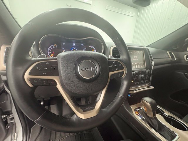 Used 2016 Silver Jeep Laredo image 19