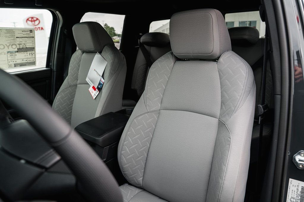 2025 Toyota Tacoma SR5 - Photo 25