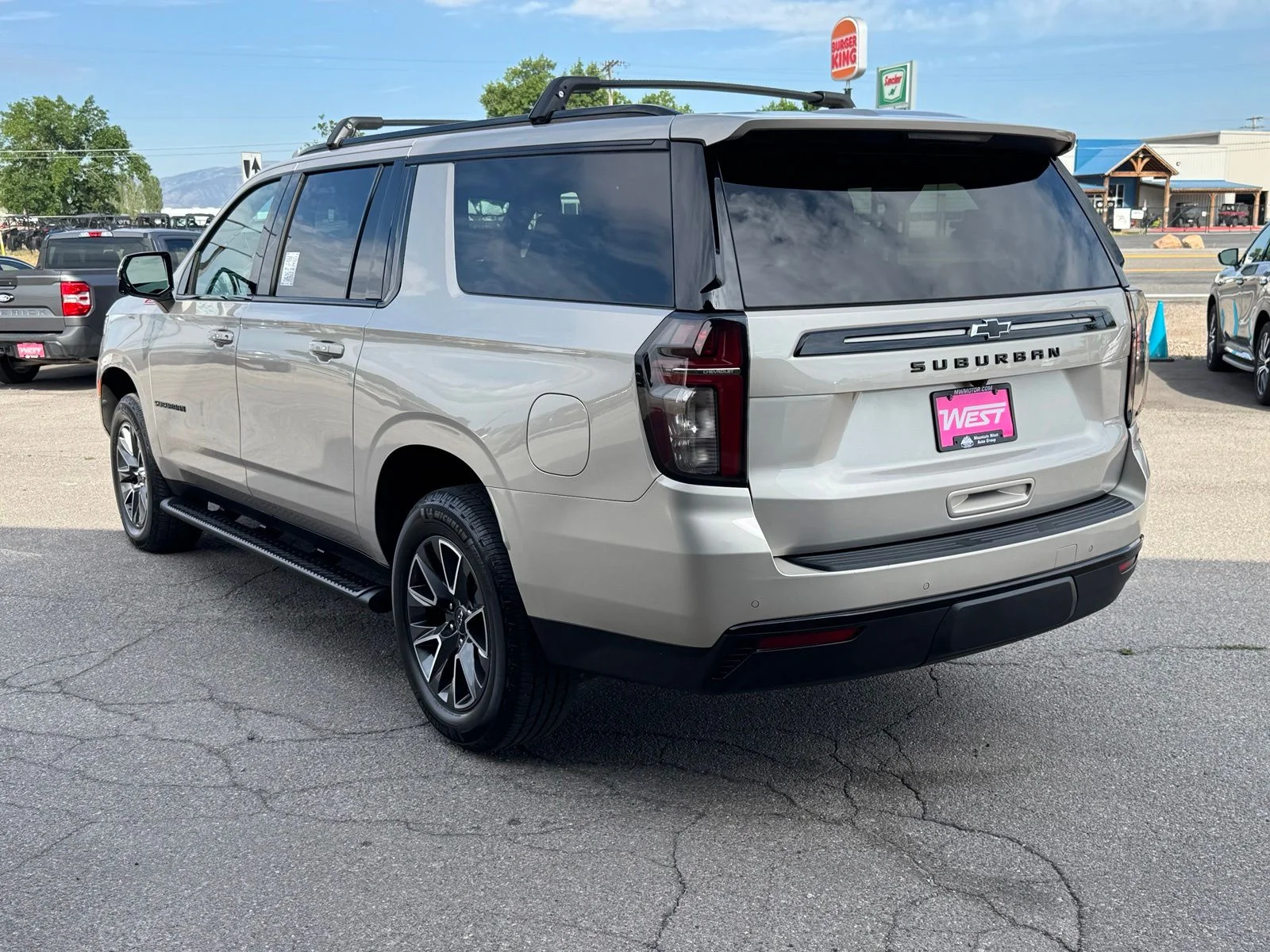 Used 2023 Beige Chevrolet Z71 image 10