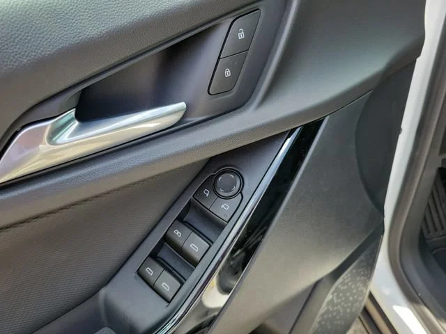2026 Chevrolet Equinox LT - Photo 18