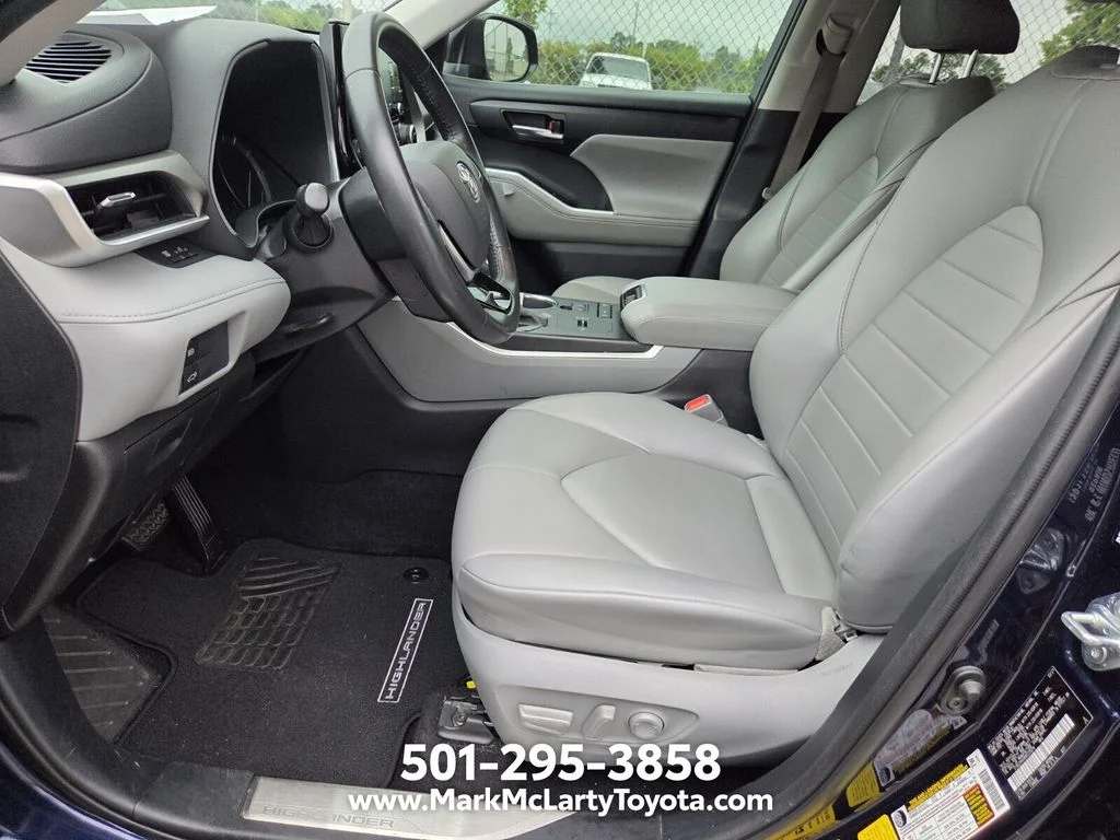 Used 2021  Toyota XLE image 7