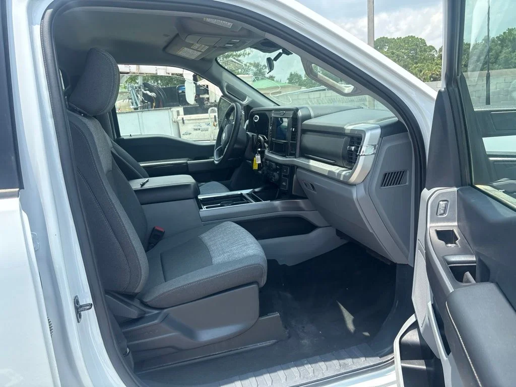 Used 2025 White Ford XLT image 11