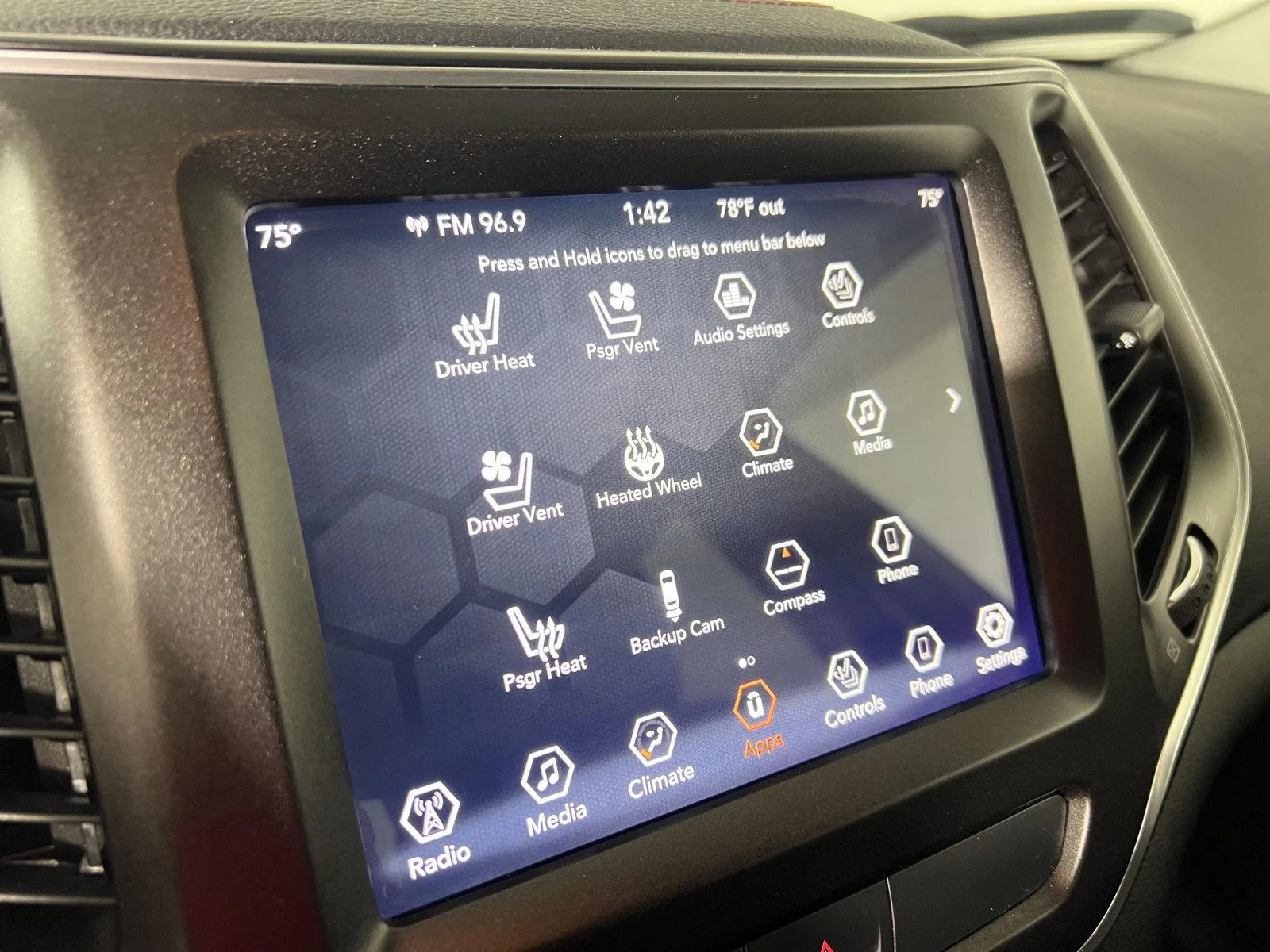 Used 2019 Pearl White Jeep Trailhawk Elite image 20