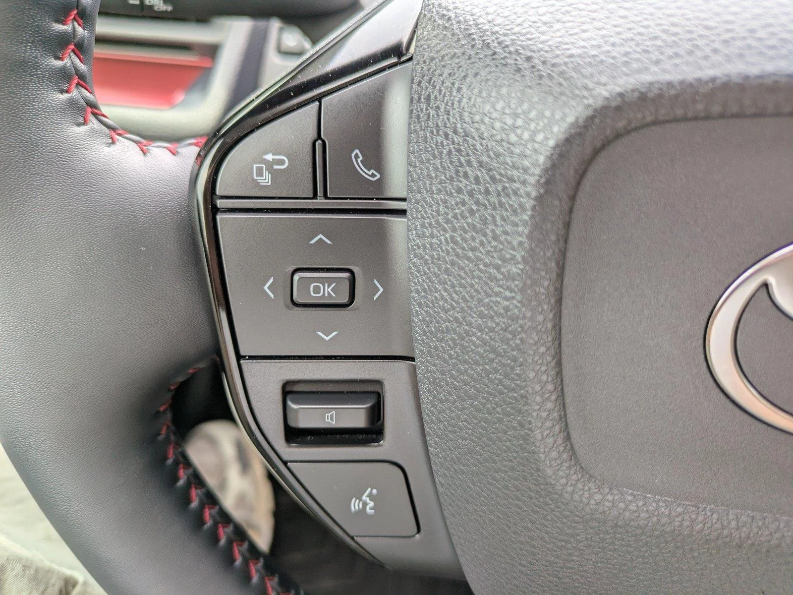Certified Used 2026 Wind Chill Pearl Toyota XSE Premium image 23