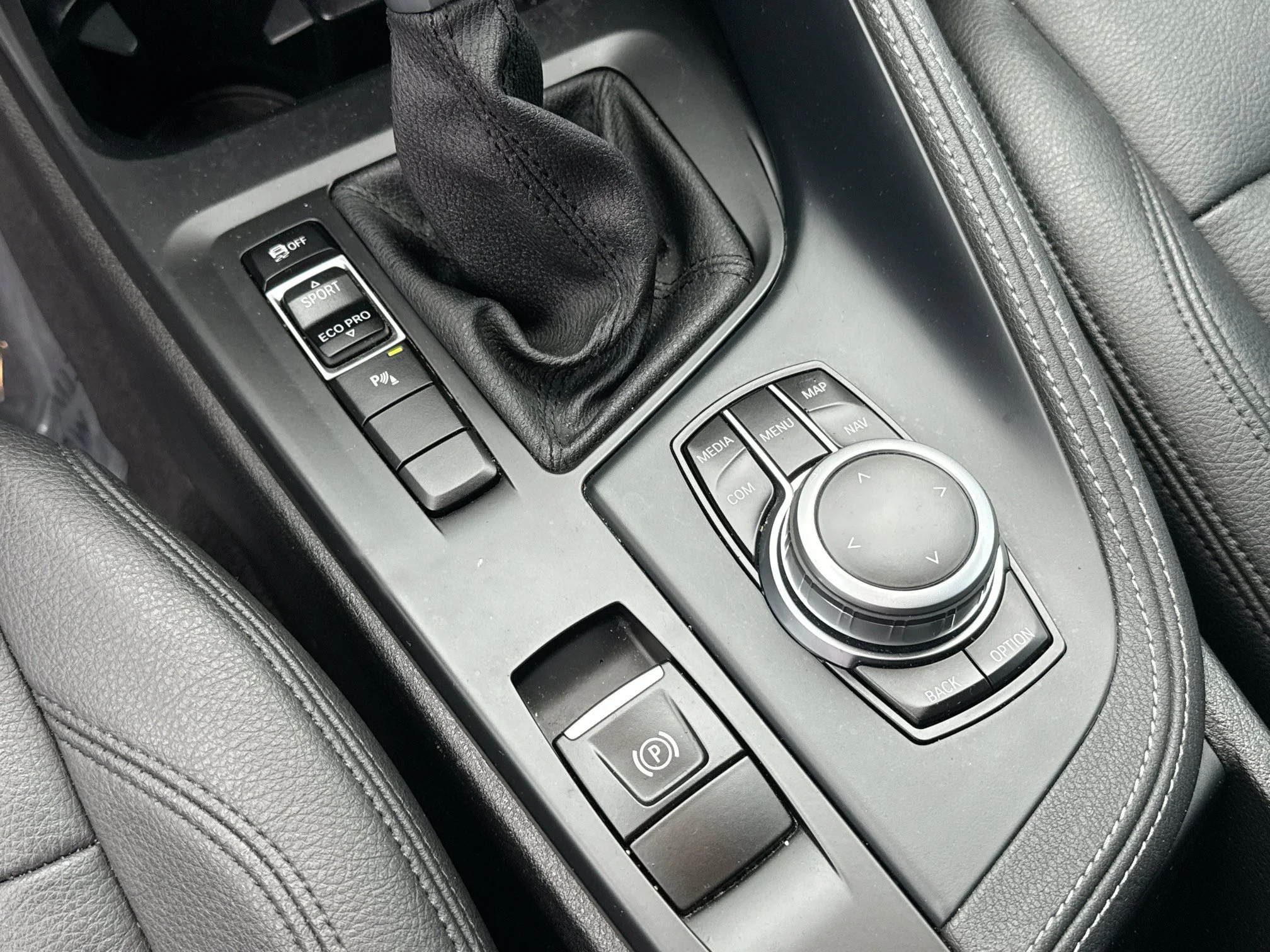 Used 2019 Alpine White BMW sDrive28i image 30