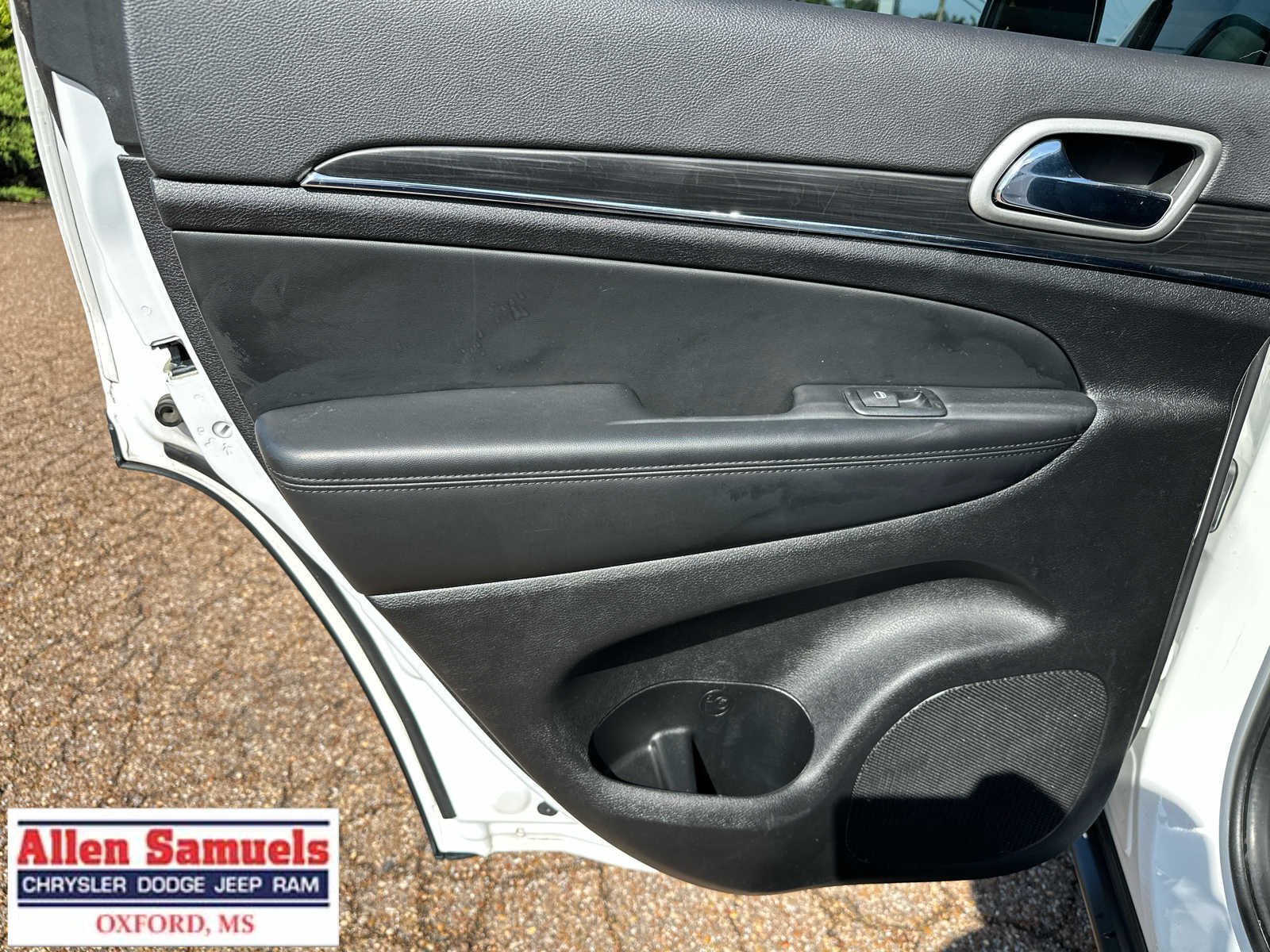 Used 2022 Bright White Clearcoat Jeep Limited image 45