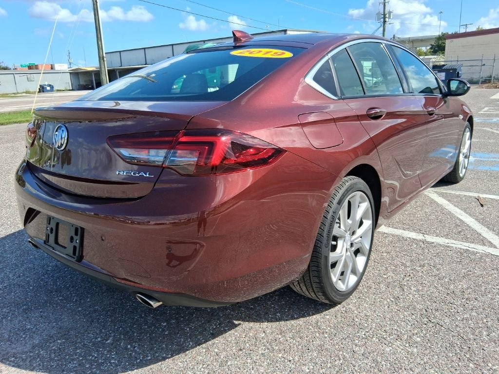 Used 2019 Red Buick Avenir image 3