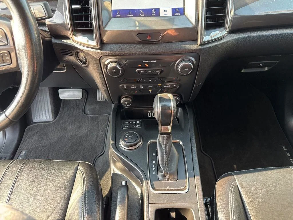 Used 2019 White Ford Lariat image 44