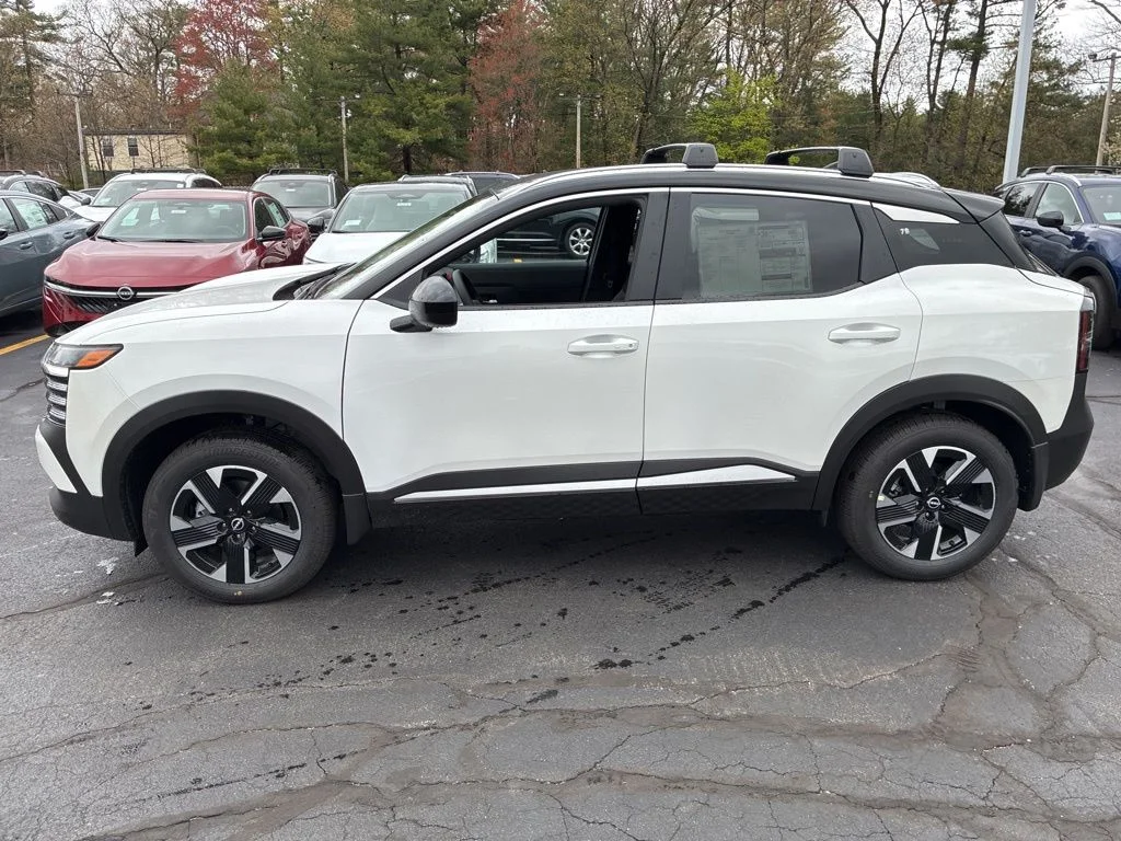New 2026 Aspen White TriCoat / Super Black Two-tone Nissan SV image 4