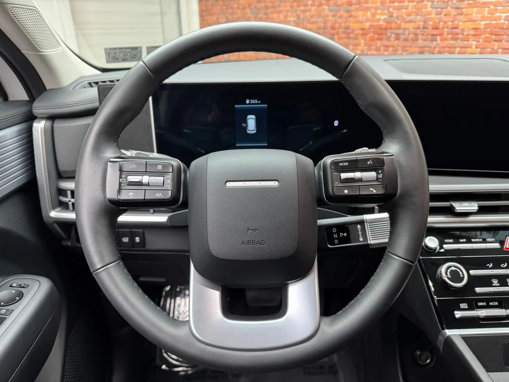 Certified Used 2025 White Hyundai SE image 14