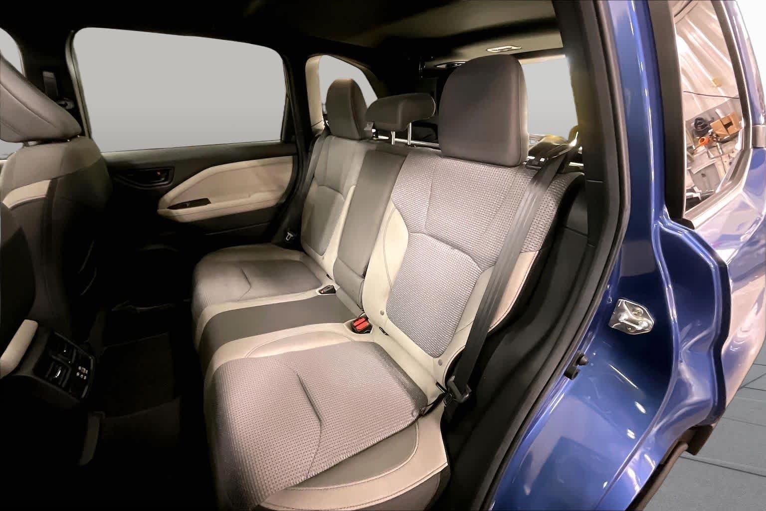 Used 2026 Daybreak Blue Pearl Subaru Premium image 20