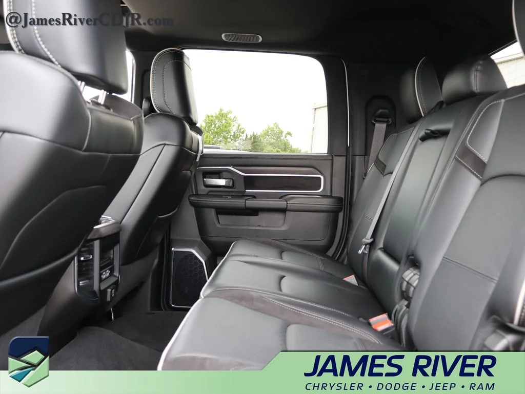 2025 RAM Ram 3500 Pickup Laramie - Photo 17