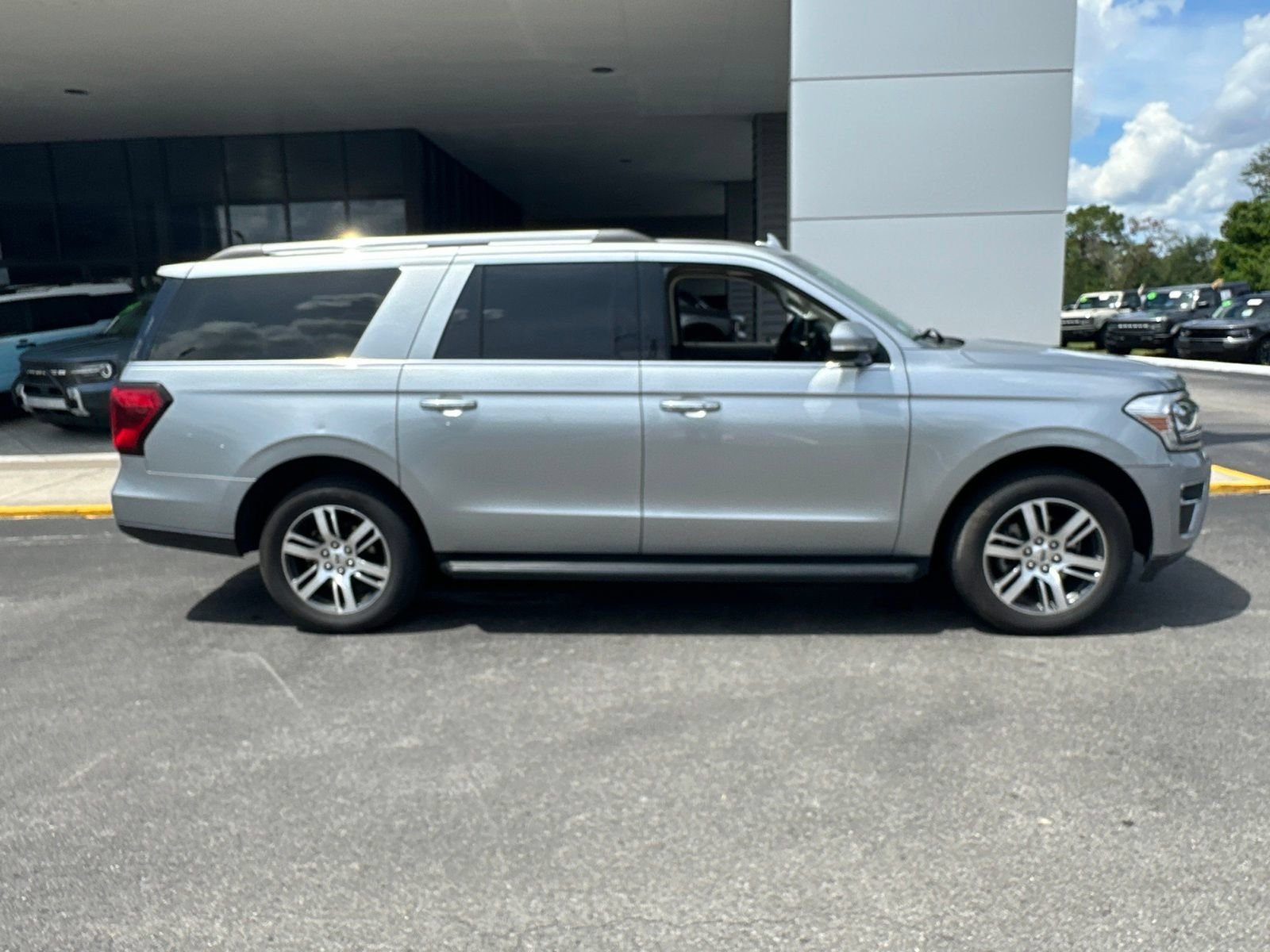 Used 2024 Silver Metallic Ford Limited image 3