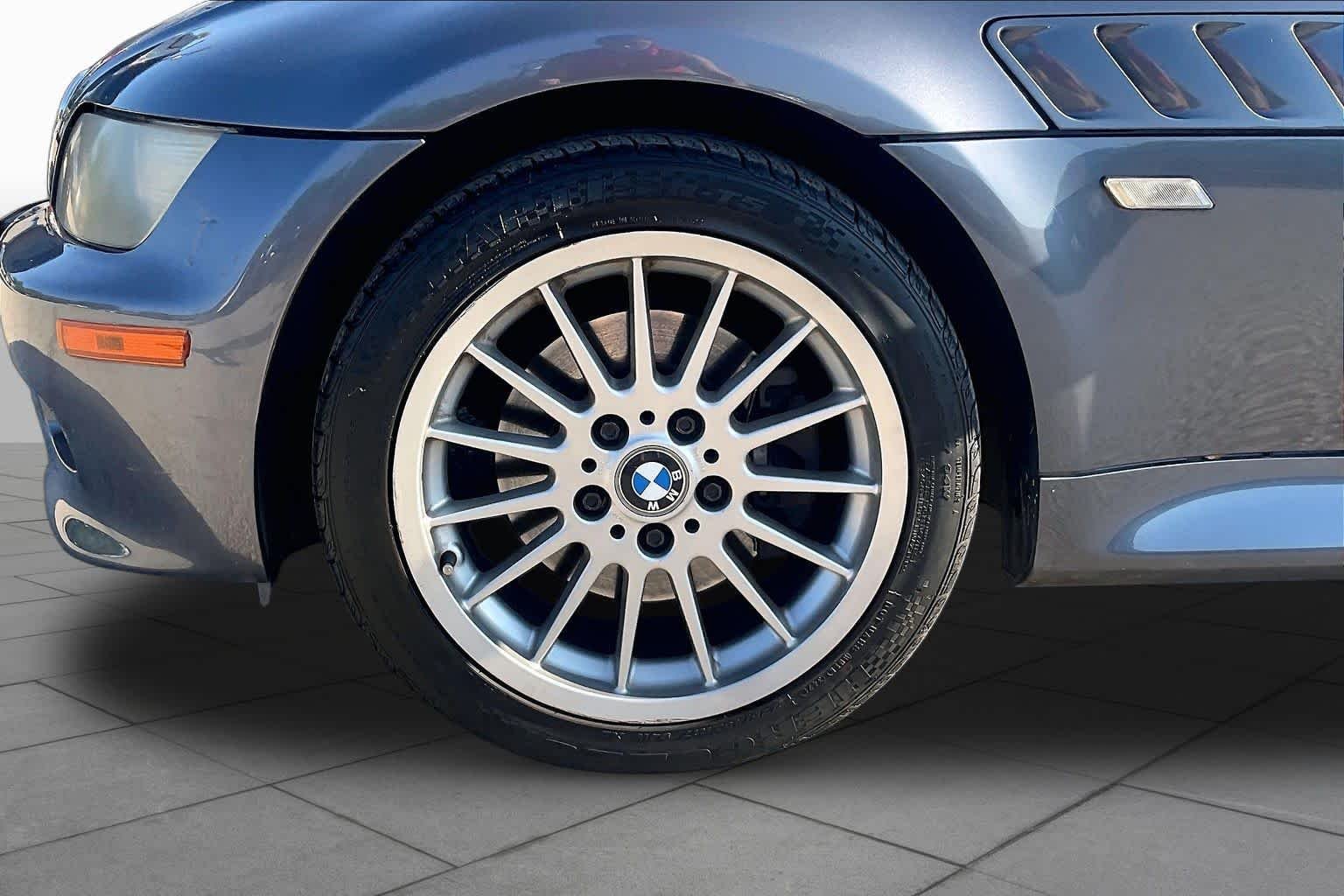 Used 2001 Titanium Silver Metallic BMW 3.0i image 10