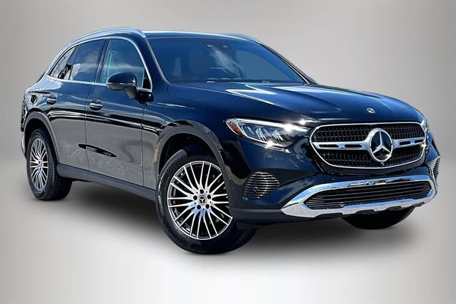 Used 2026  Mercedes-Benz GLC 300 image 1