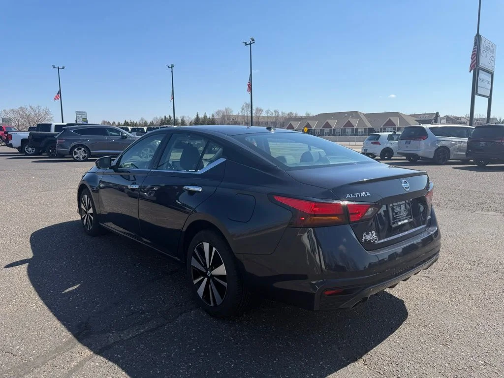 Used 2020 Blue Nissan 2.5 SL image 7