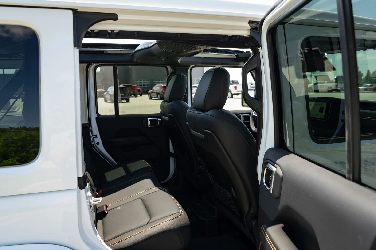 New 2026 White Jeep Sahara image 21