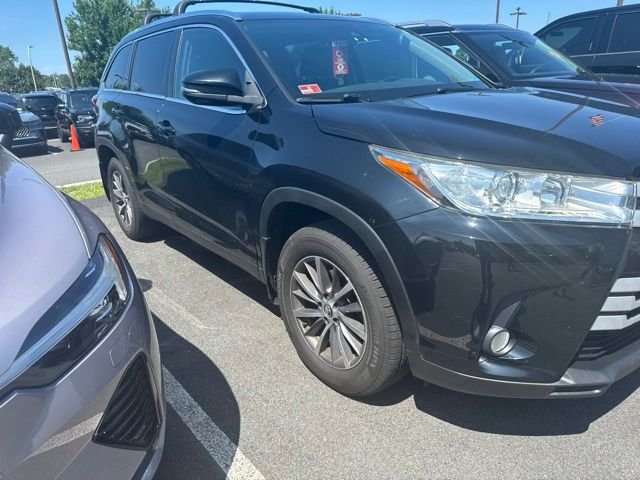 Used 2019 Black Toyota XLE image 2